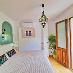 The Nasrid Palace From Your Bed !